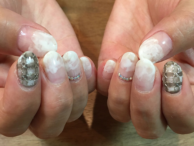 冬のモノトーンネイル。