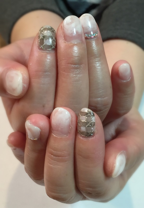 冬のモノトーンネイル。