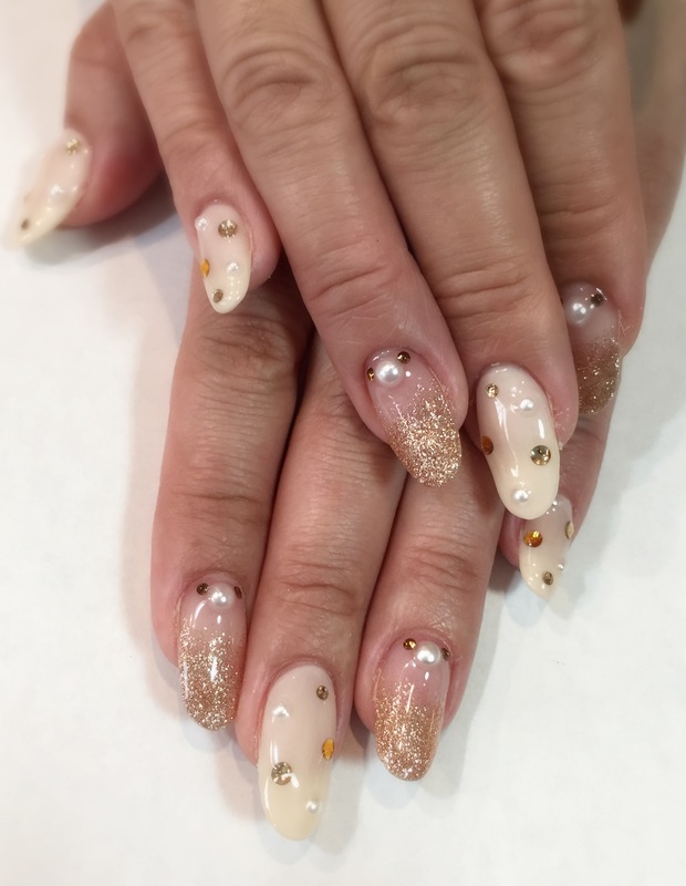 ドット柄ビジュー×ピンクゴールド。