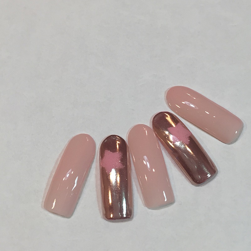 ピンク×星柄ミラーネイル。