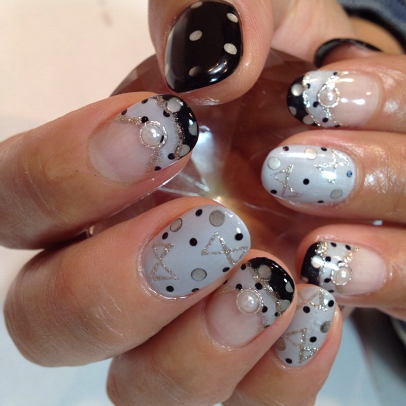 black & gray ×Dot。