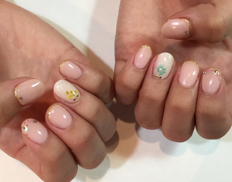 シアーピンクネイル×ドライフラワー。