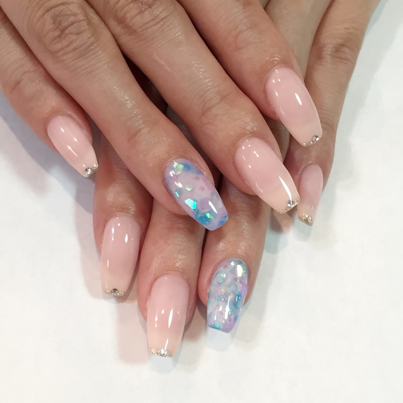 紫陽花カラーのタイダイネイル。