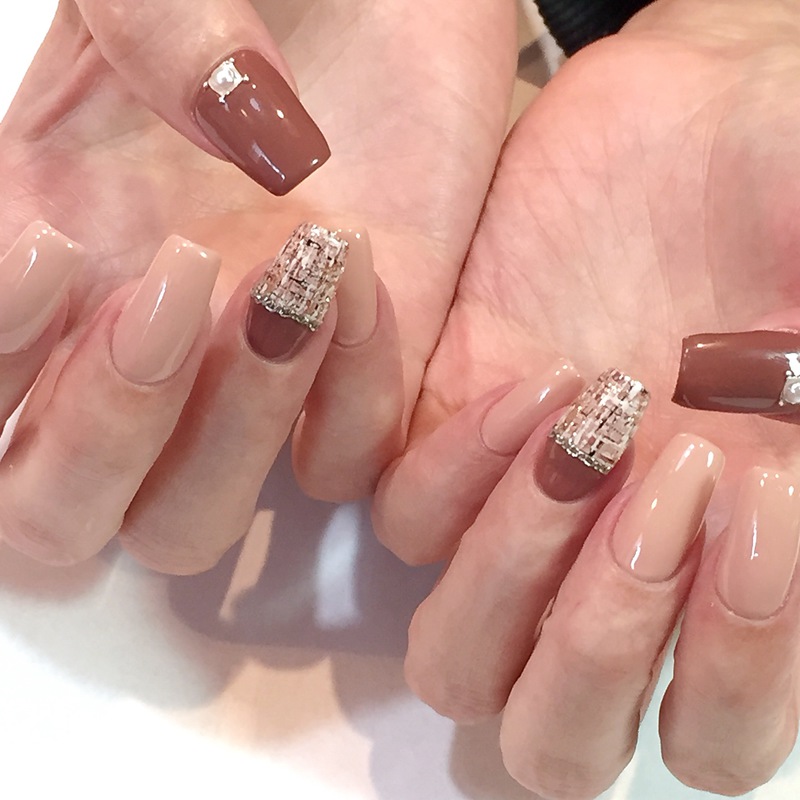 赤みブラウン×ツイードチェックネイル。