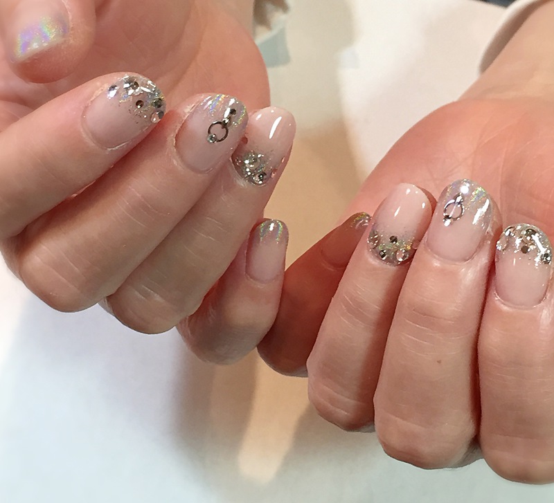 ヌーディー×オーロラネイル。