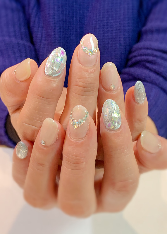 キラキラブルー×冬ネイル。