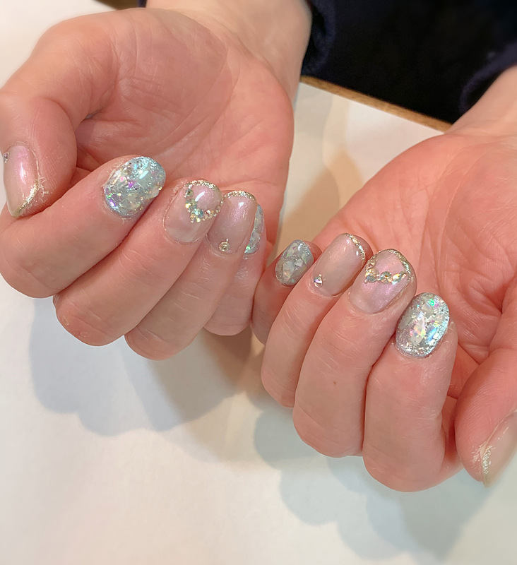 キラキラブルー×冬ネイル。