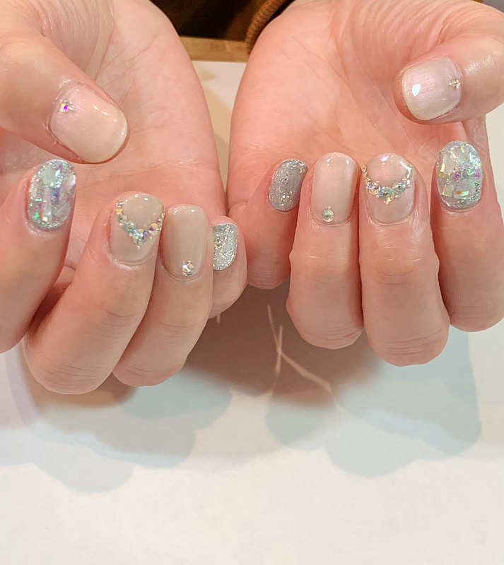 キラキラブルー×冬ネイル。