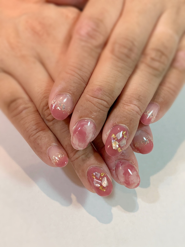 くすみピンク×ニュアンスネイル。