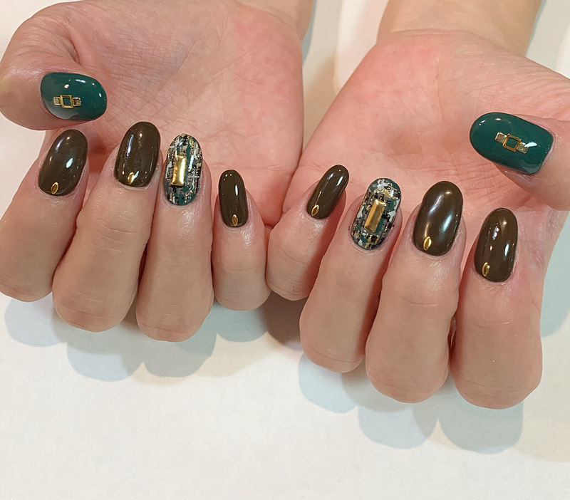 チョコレートブラウン×ツイード柄。