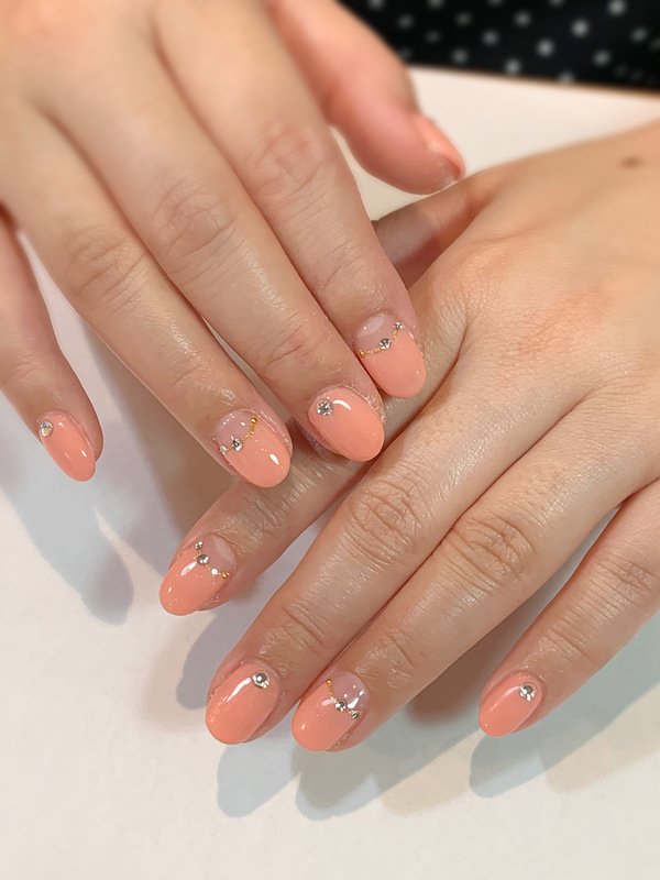 ワンカラー×フレンチネイル。