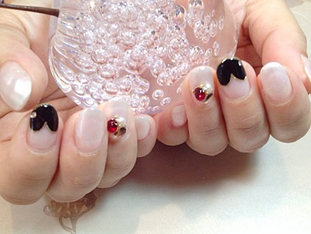 ホワイトパール×Redビジュー。