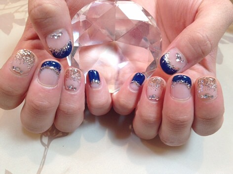 Navy×シャンパン。