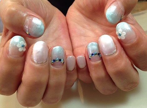 グラデーション×エンボスＦｌｏｗｅｒ。