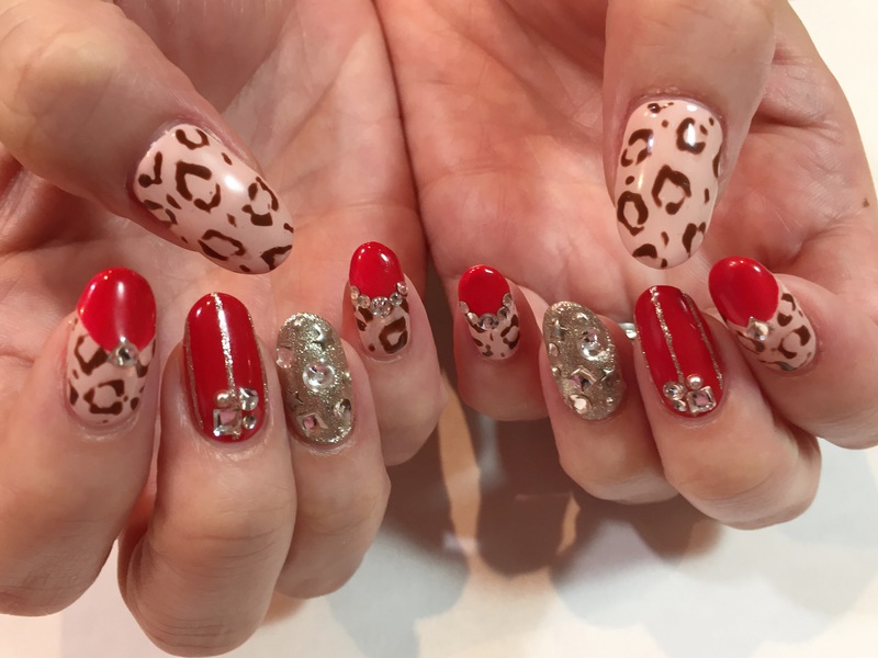 Red×レオパードネイル。
