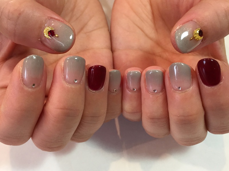 グレー×ボルド、秋冬の大人女子NAIL。