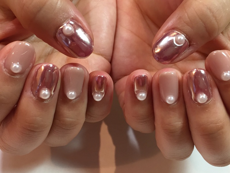 ピンクベース ミラーネイル×一粒パール。