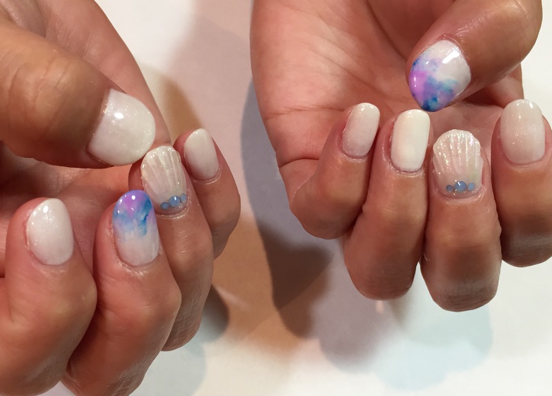 ホワイトネイル×シンプル・マーメイドシェル。