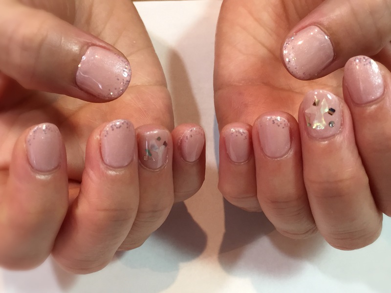 ヌーディー×シェルフレーク×ほんのりグリッター。