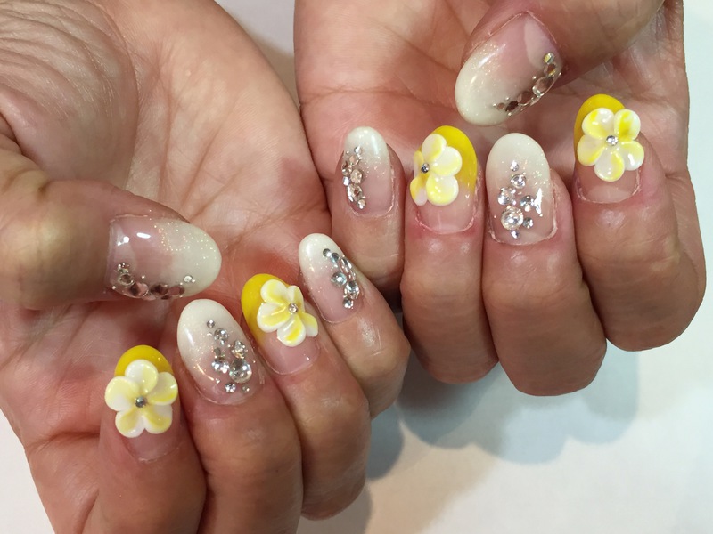 ホワイト×プルメリア。