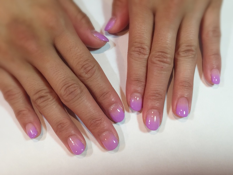 シンプルネイル　グラデーション。