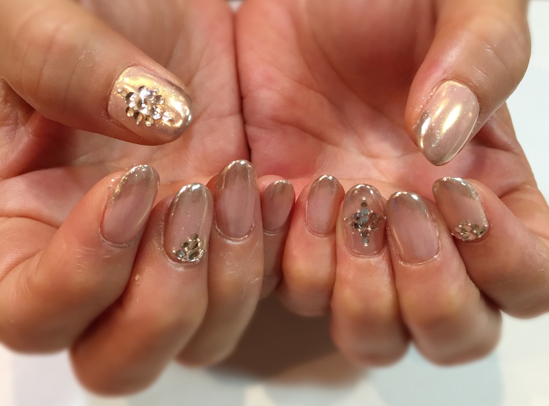 ミラーグラデーションネイル。