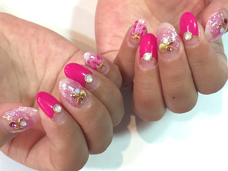 フーシャピンク×グリッター×海パーツ。