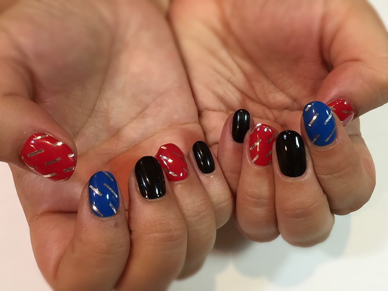 メタリック・ストライプ。