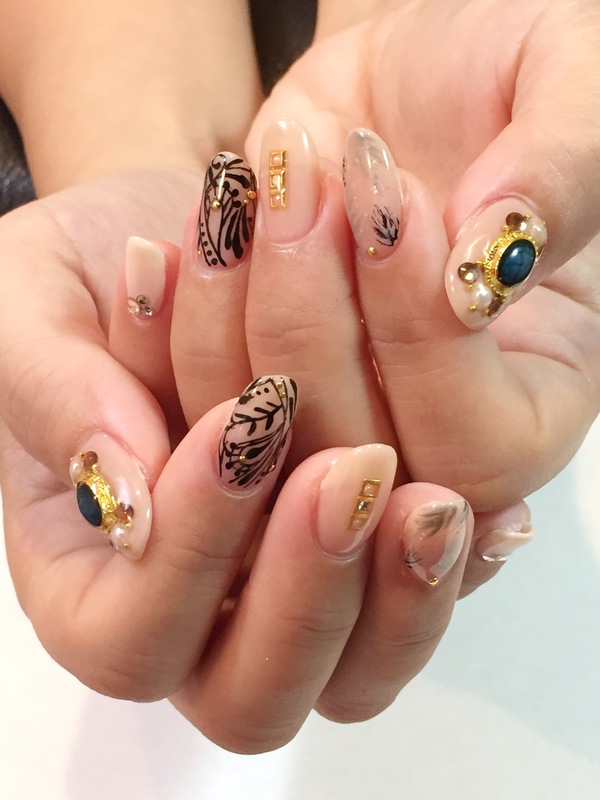 ヌーディー×エスニック調ボタニカル。