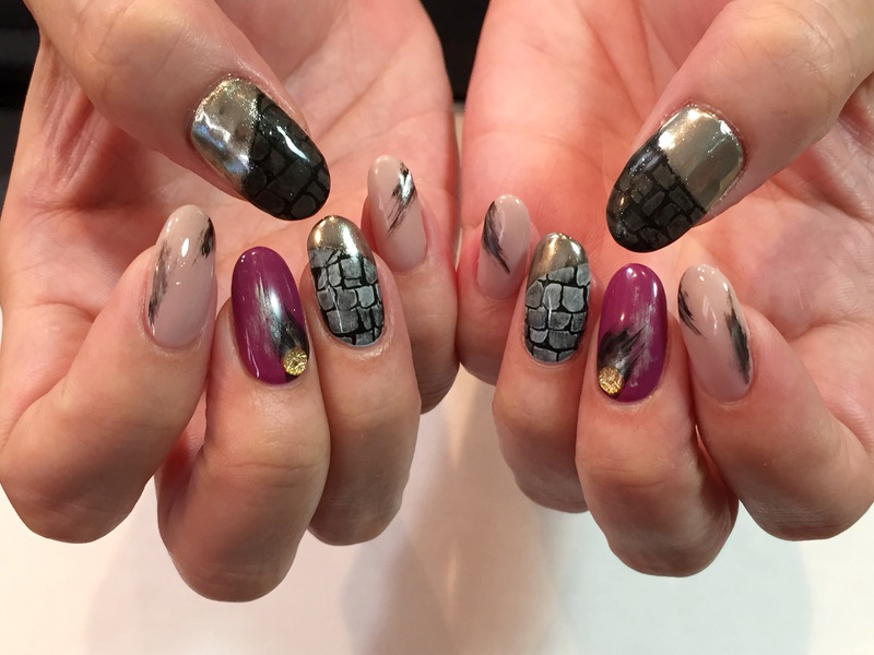 クロコダイル柄ネイル。