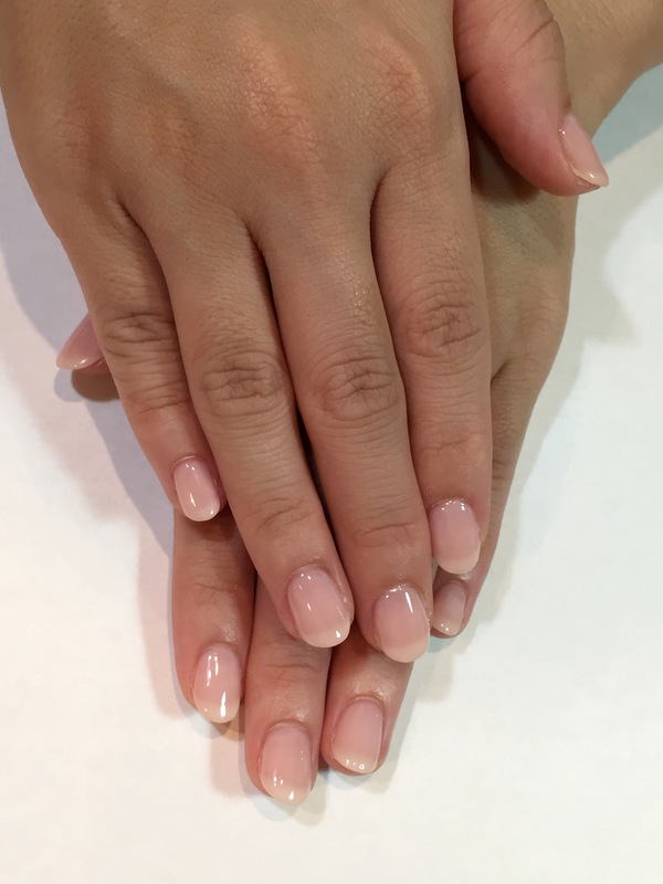 ワンカラーネイル、シアーピンクベージュ。