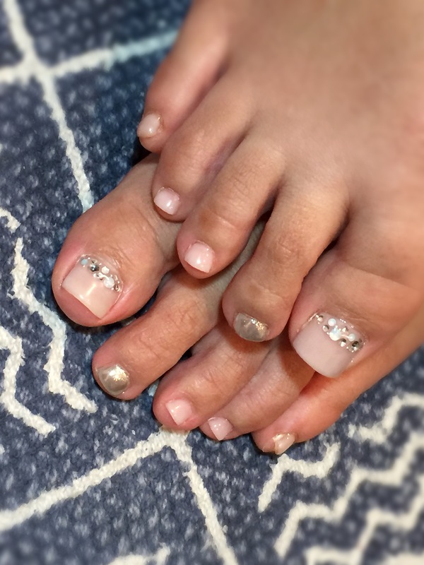 ペディ　ヌーディー×シルバーでちょっぴりスパイスを!