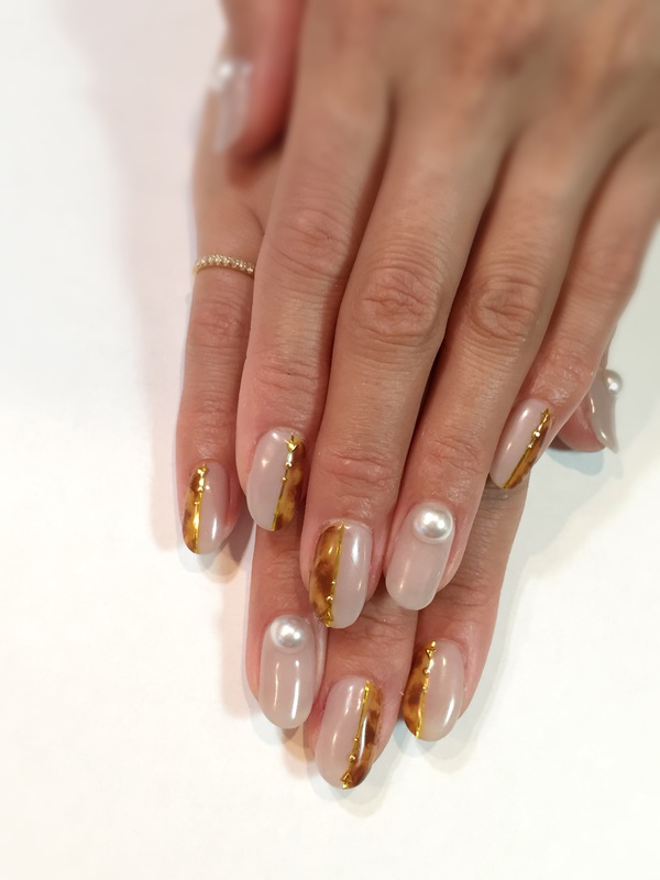 ヌーディー×べっ甲ネイル。