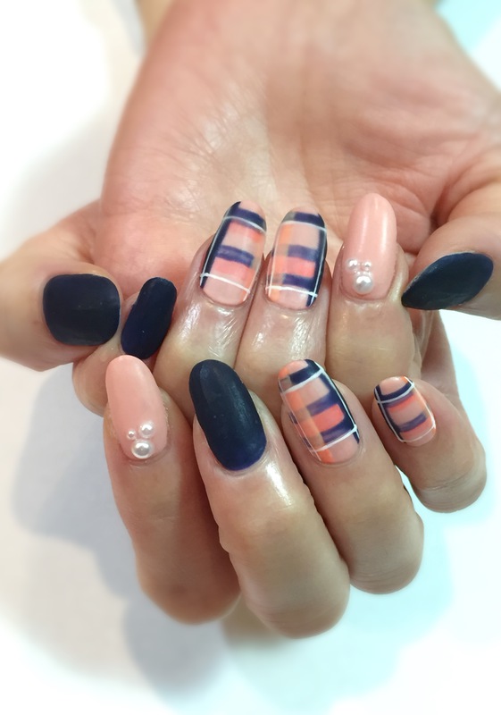 ブランケット風 チェック柄ネイル。