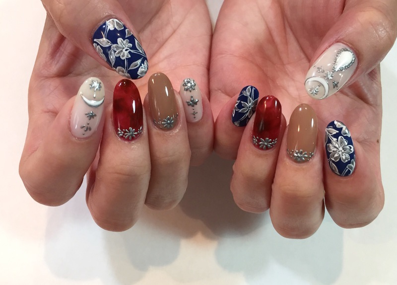 ヴィンテージ風 ボヘミアンルックネイル。