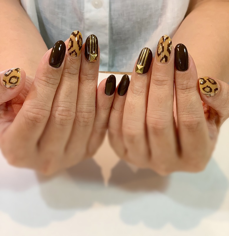 ブラウンネイル×レオパード柄。