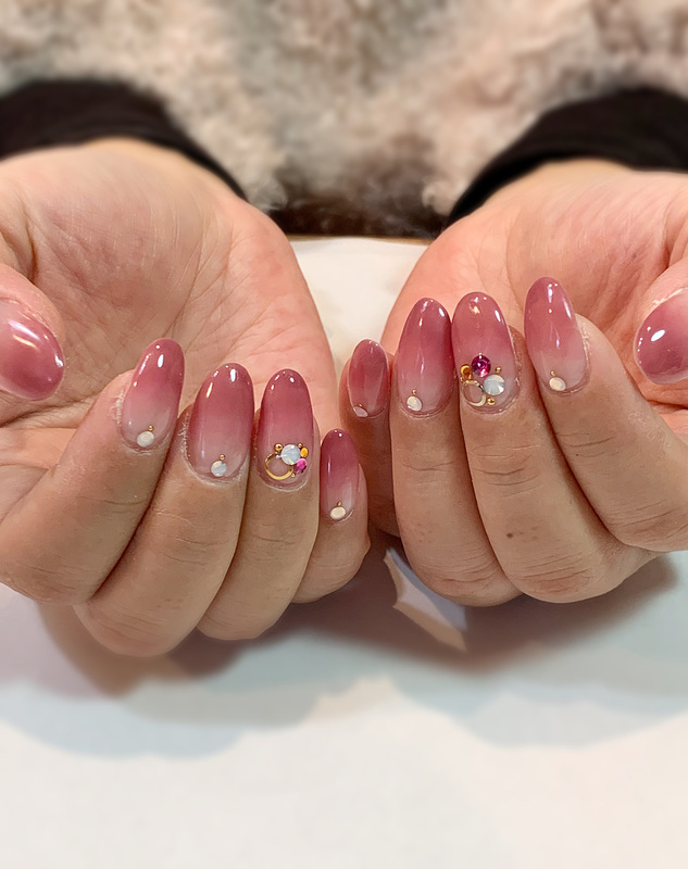 ・シアーネイル・くすみピンクグラデ・大人ピンクネイル・シンプルビジュー