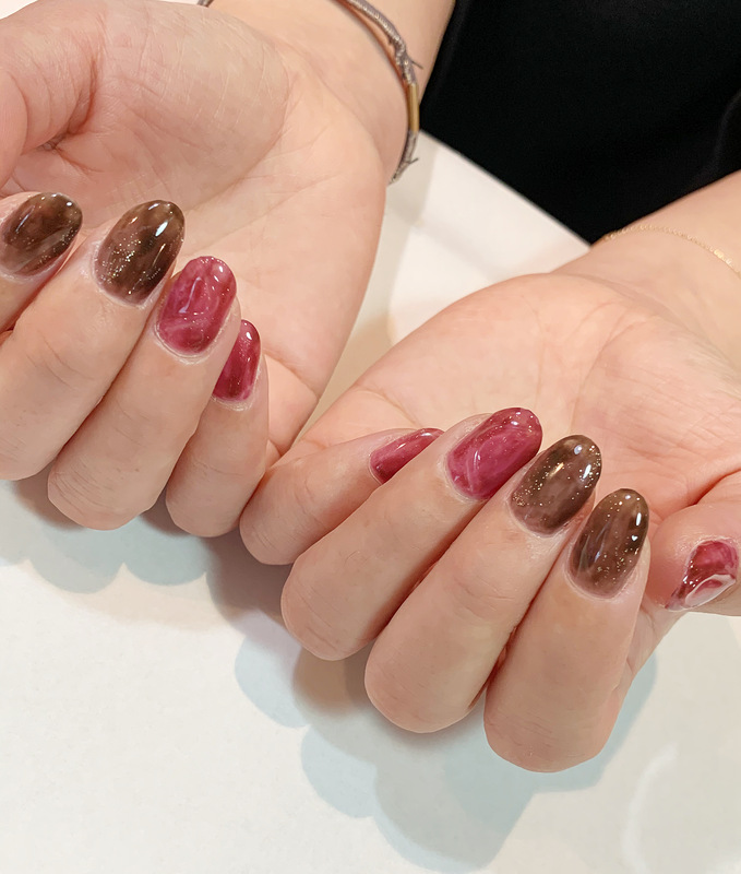・ニュアンスネイル・シースルーカラー・ボルドー・ブラウン・ラメ・もりがさネイル・２色ネイル