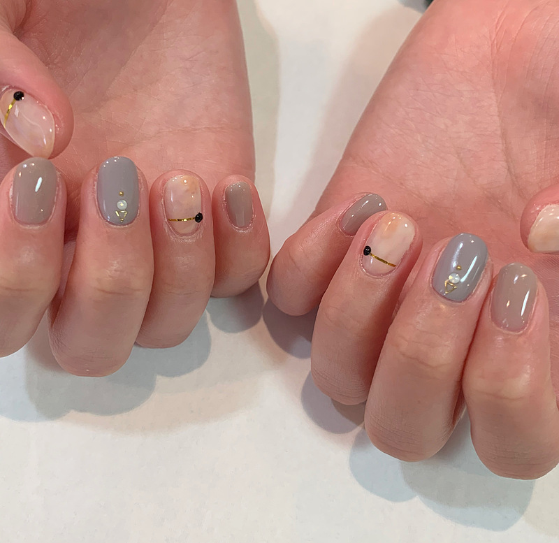 ・ニュアンスネイル・もやもやネイル・ニュアンスグレー・グレージュ・ゴールド