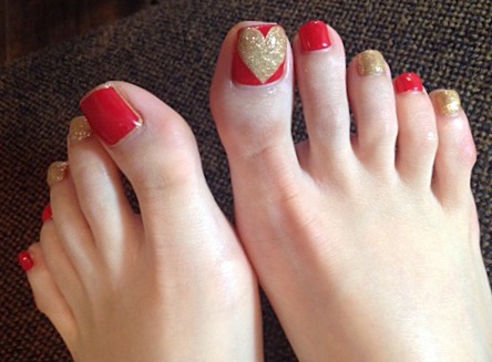 ペディ　ハート柄。