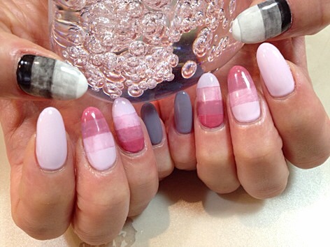 グラデーションかすれボーダー柄。