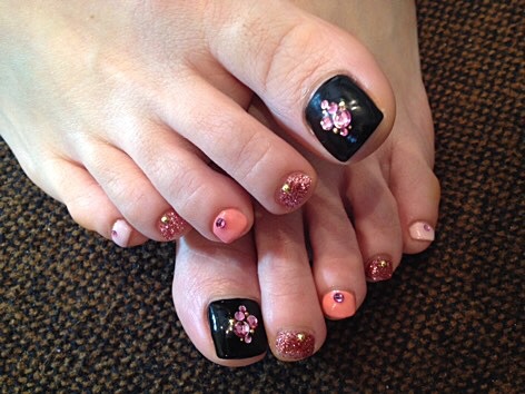 ペディ　Black×Pink。