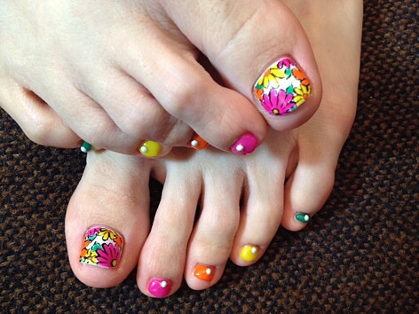 ペディ　ViVid Flower。