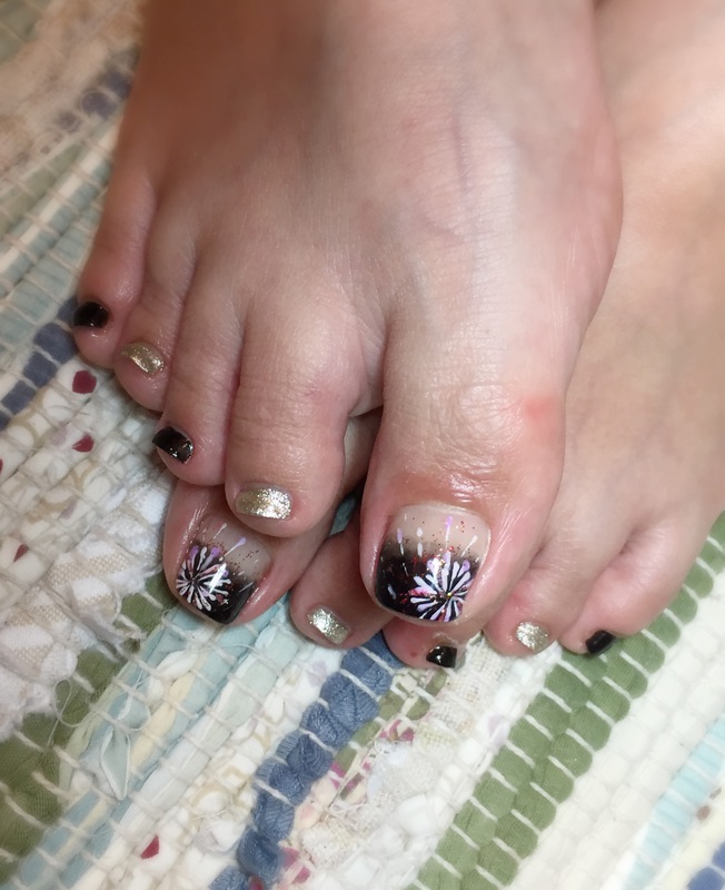 ペディ　花火。　浴衣に合わせて♡