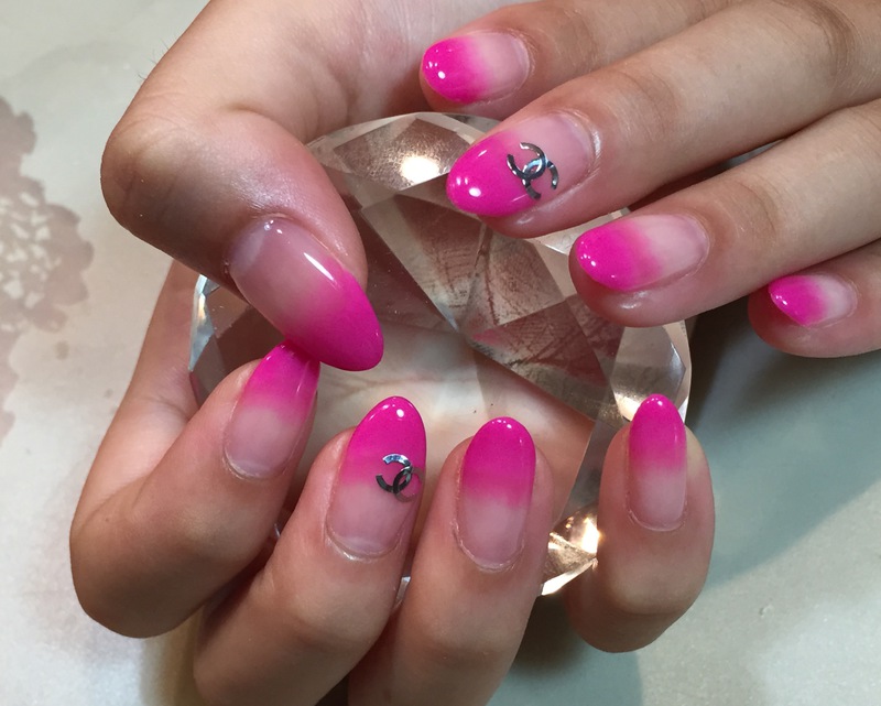 vividピンク グラデーション。　